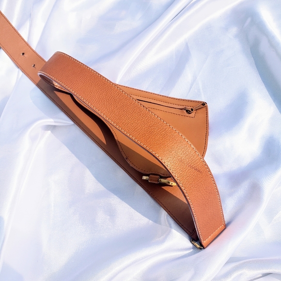 🧸SOLD DIOR CALF LEATHER SADDLE BELT🧸 - Picture 6 of 10